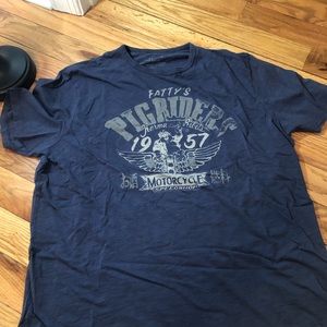 💜3/$35!! Navy T-shirt XXL